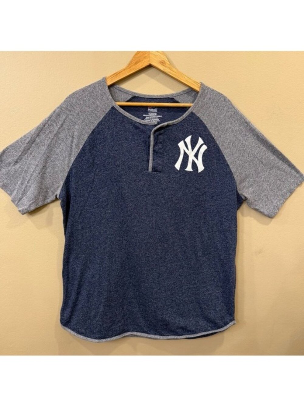New York Yankees Men’s Henley T Shirt Size XL Cotton Blend MLB Yankees Blue Gray